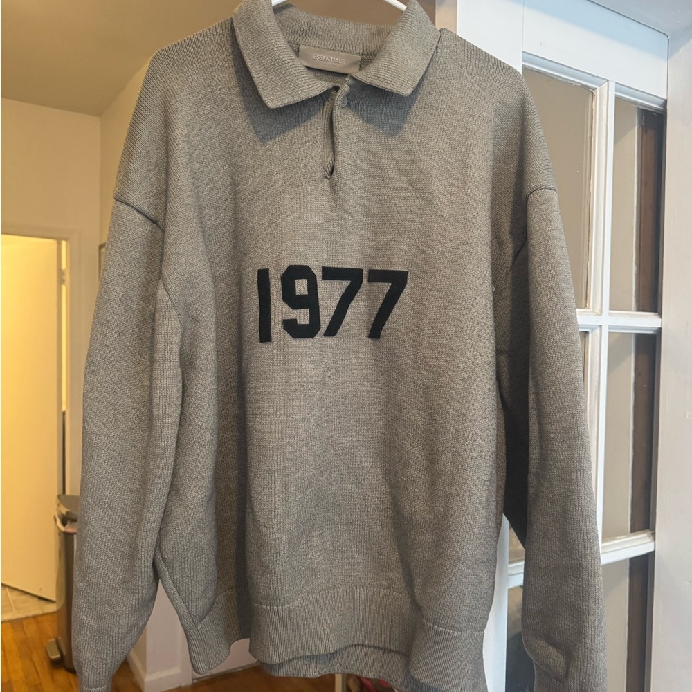 Gray 1977 Graphic Sweatshirt